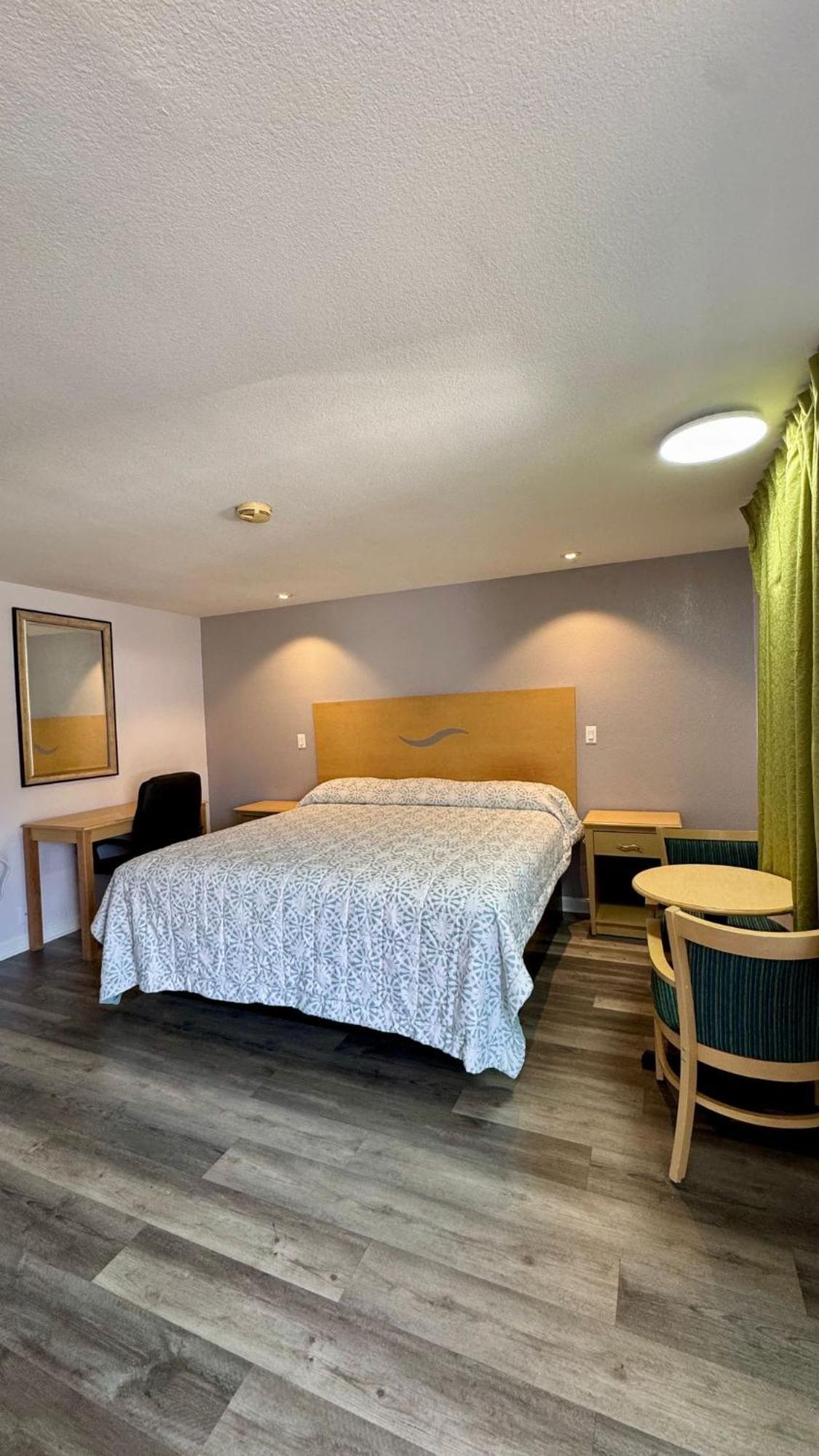 Chisholm'S Motor Inn Согас Экстерьер фото
